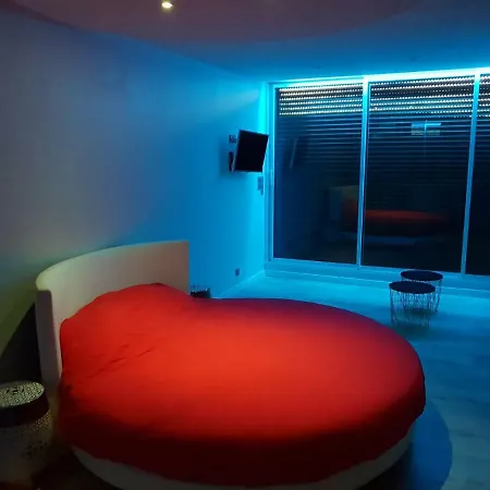 Studio Luxe Naturiste Heliopolis E 아파트 아그